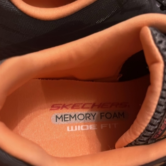 Skechers Lite-Weight Memory Foam Wide Fit 8.5 NWT - Picture 5 of 9